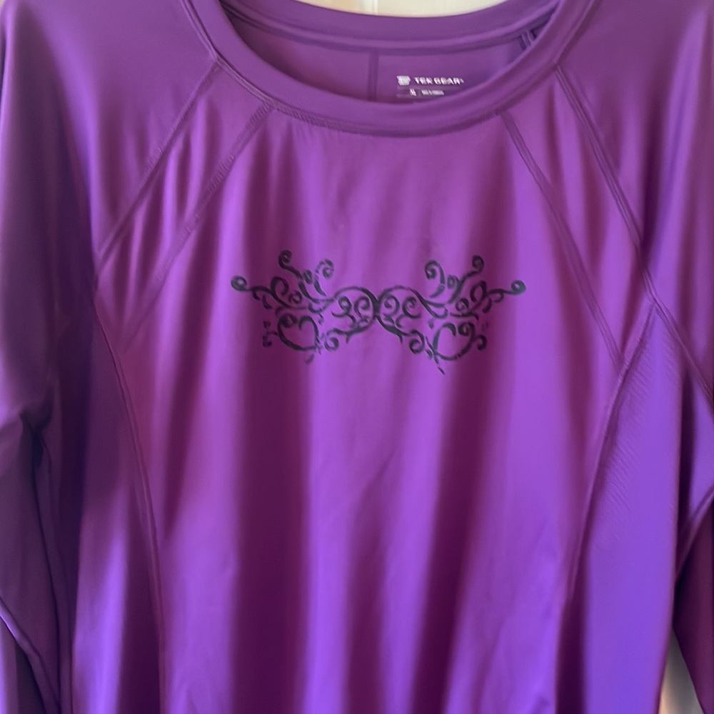 Purple long sleeves tip by Tek gear